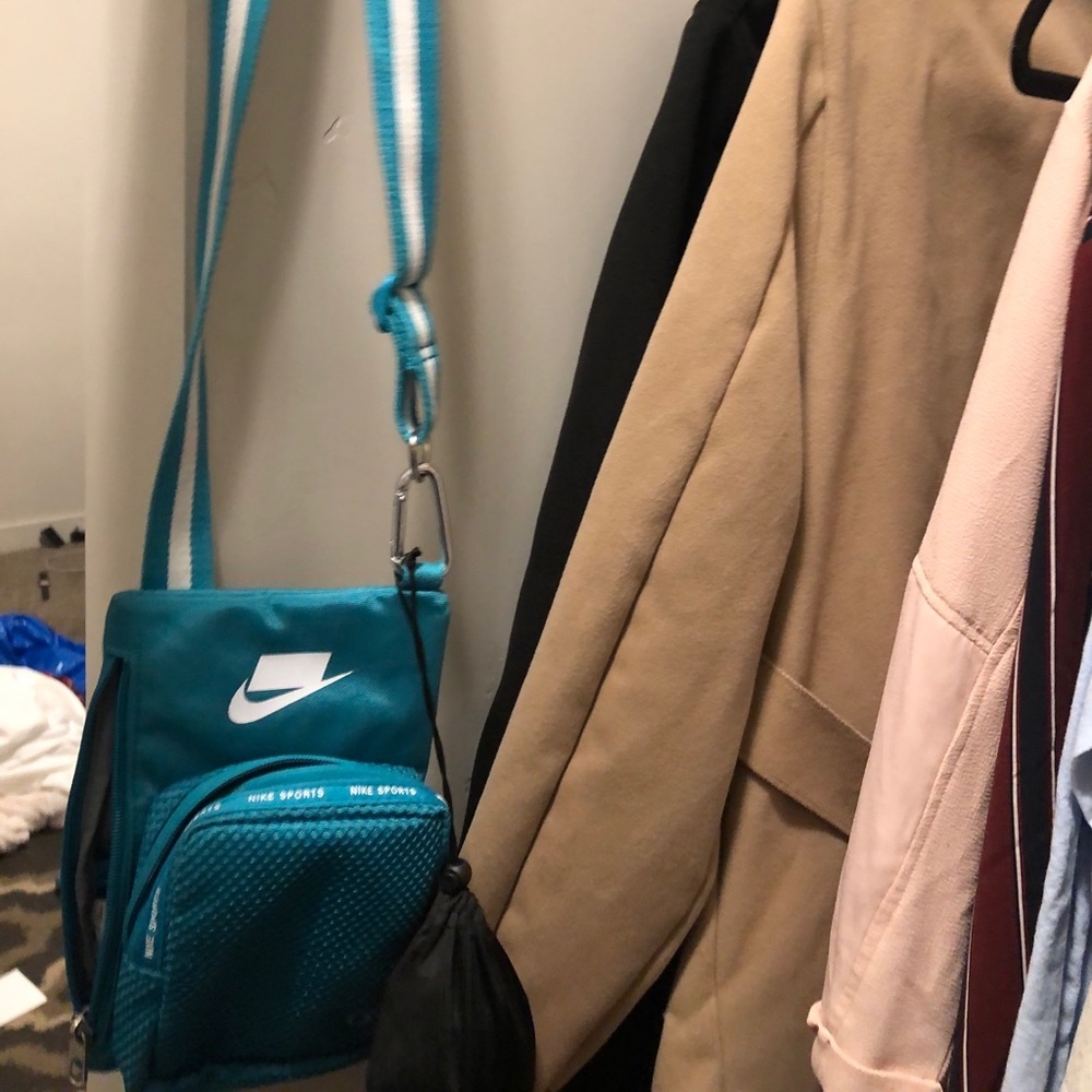 Nike cross body